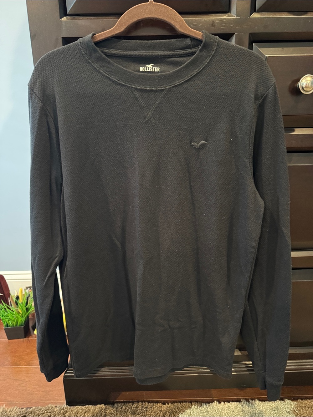 Hollister Men’s Black Thermal Crewneck Sweatshirt large L